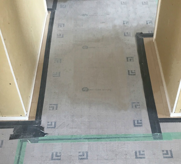 【20枚セット】4つ折りタイプ 方眼目盛付 養生敷板 メジャーボード 厚み3mm 900mm×1800mm ポリプロピレン製 壁養生・床養生用