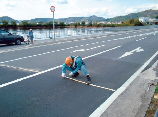 【1ケース6巻入】ファインテープ 50mm幅×10m巻 道路補修・舗装継目用防水テープ 福田道路 PRTR適合 特許番号 第3853749号