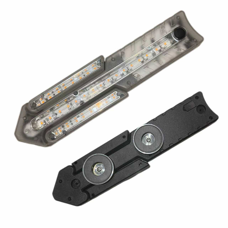 【イエロー】矢印アローくん 高輝度LED矢印板 マグネット付 視認性500m 点灯時間8~25時間 約500g 誘導灯 警告灯 交通整理 仮設標識 スノーポール代用 あかりファクトリー