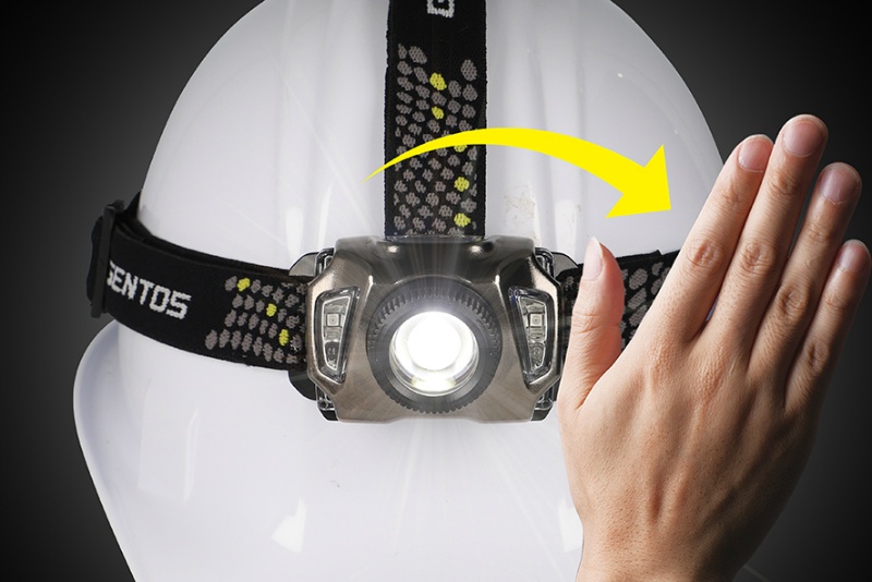 GENTOS LEDヘッドライト モーションセンサースイッチ AR-100H 670lm IP64準拠 AXRAY 専用充電池 乾電池兼用/USB充電 フォーカスコントロール ワイド・スポット無段階調整 ジェントス