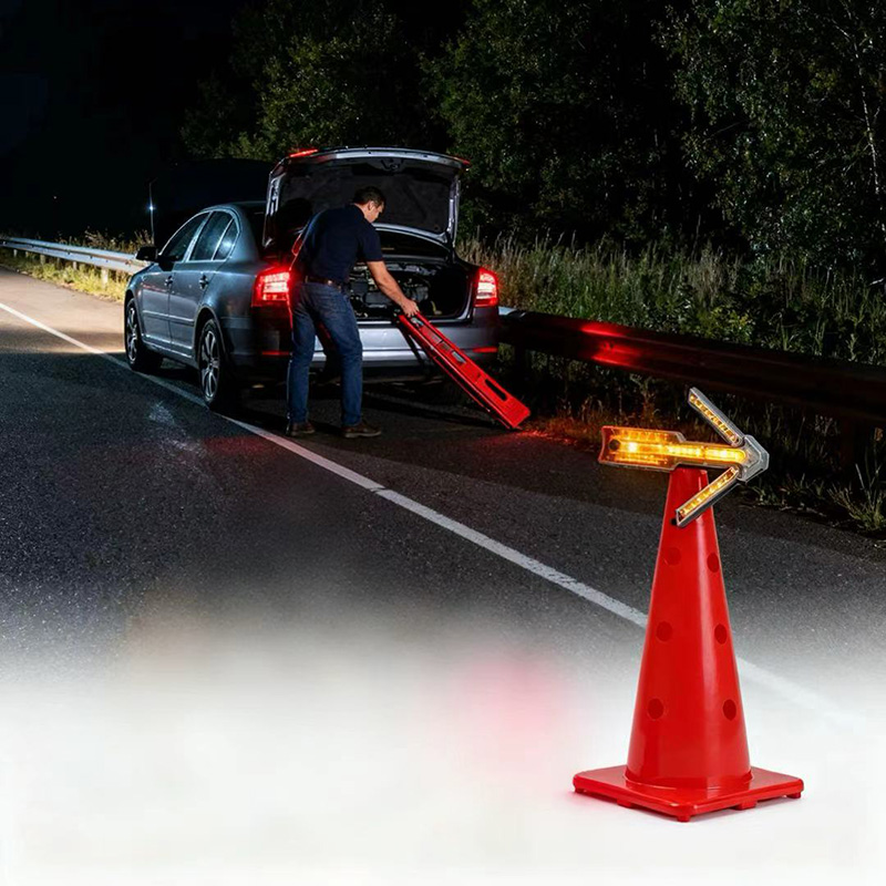 【イエロー】矢印アローくん 高輝度LED矢印板 マグネット付 視認性500m 点灯時間8~25時間 約500g 誘導灯 警告灯 交通整理 仮設標識 スノーポール代用 あかりファクトリー