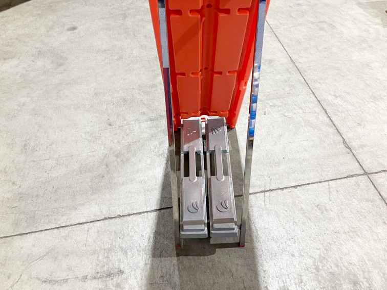 【スリムタイプ】工事看板用重石 いもり君 10kg W660mm×D105mm×H50mm 鋳物製重し